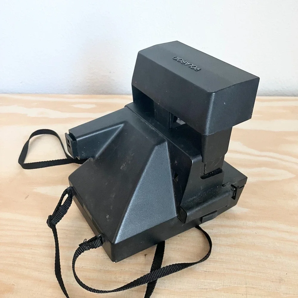 Vintage Polaroid 600 Series 640 Instant Land Camera  W/ Strap Untested
